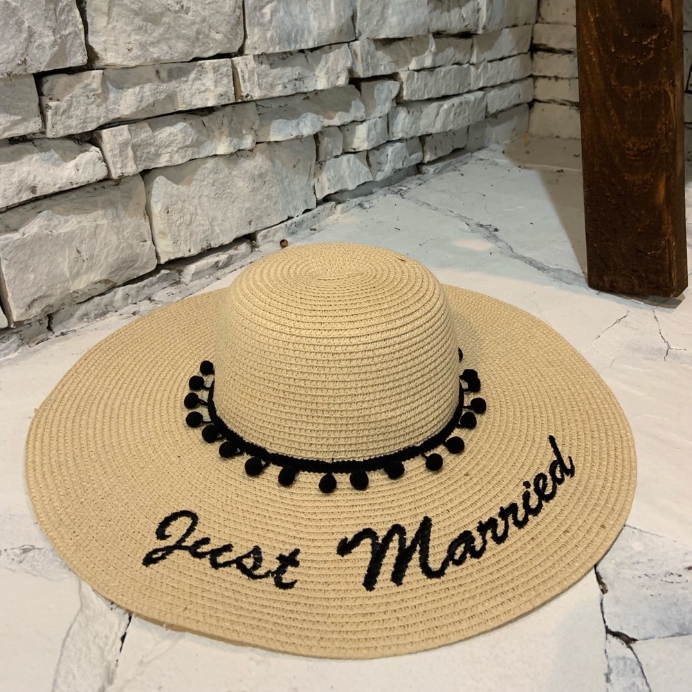 Brides! “Just Married” Sun Hat